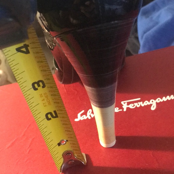 💐💕AUTHENTIC SALVATORE FERRAGAMO PEEK TOE PUMP💐 - Picture 6 of 8